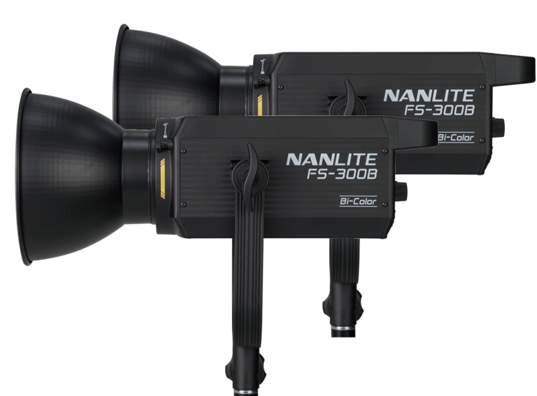 Deux projecteurs LED Nanlite FS-300B Bi-Color de profil